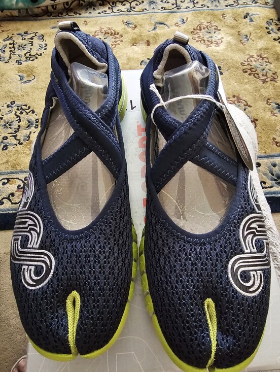 Ahnu Shoes - Ahnu Women's Blue Spell Yoga Split 9US New